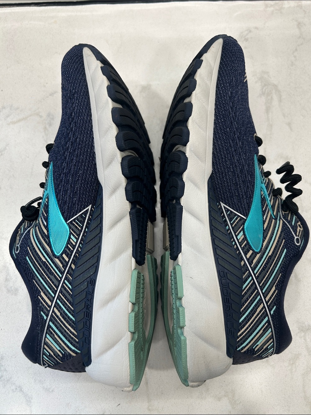Brooks Women's Adrenaline GTS 19 Running Shoes Size 8 - Picture 8 of 16